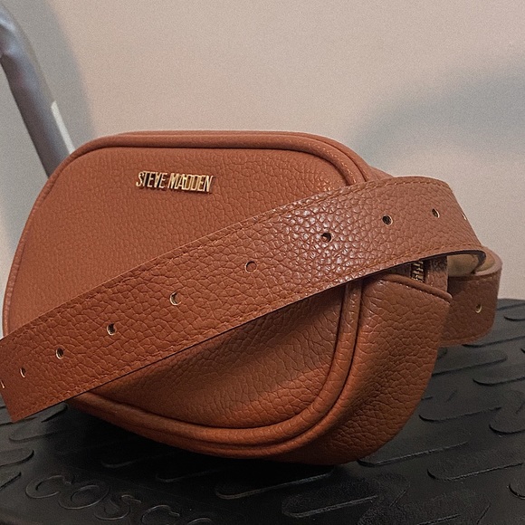 Steve Madden Cognac Belt Bag - Picture 3 of 5